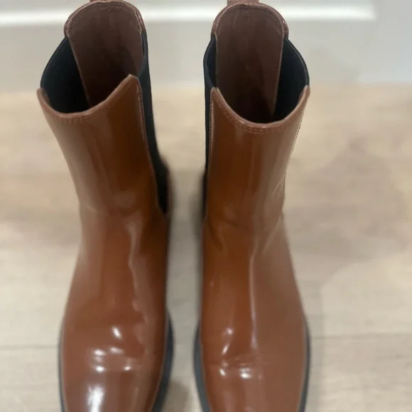 Everlane Chelsea Boot - Picture 6 of 9